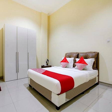 Oyo 90141 3A Syariah Hotel Jakarta Exterior photo