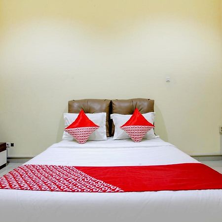 Oyo 90141 3A Syariah Hotel Jakarta Exterior photo